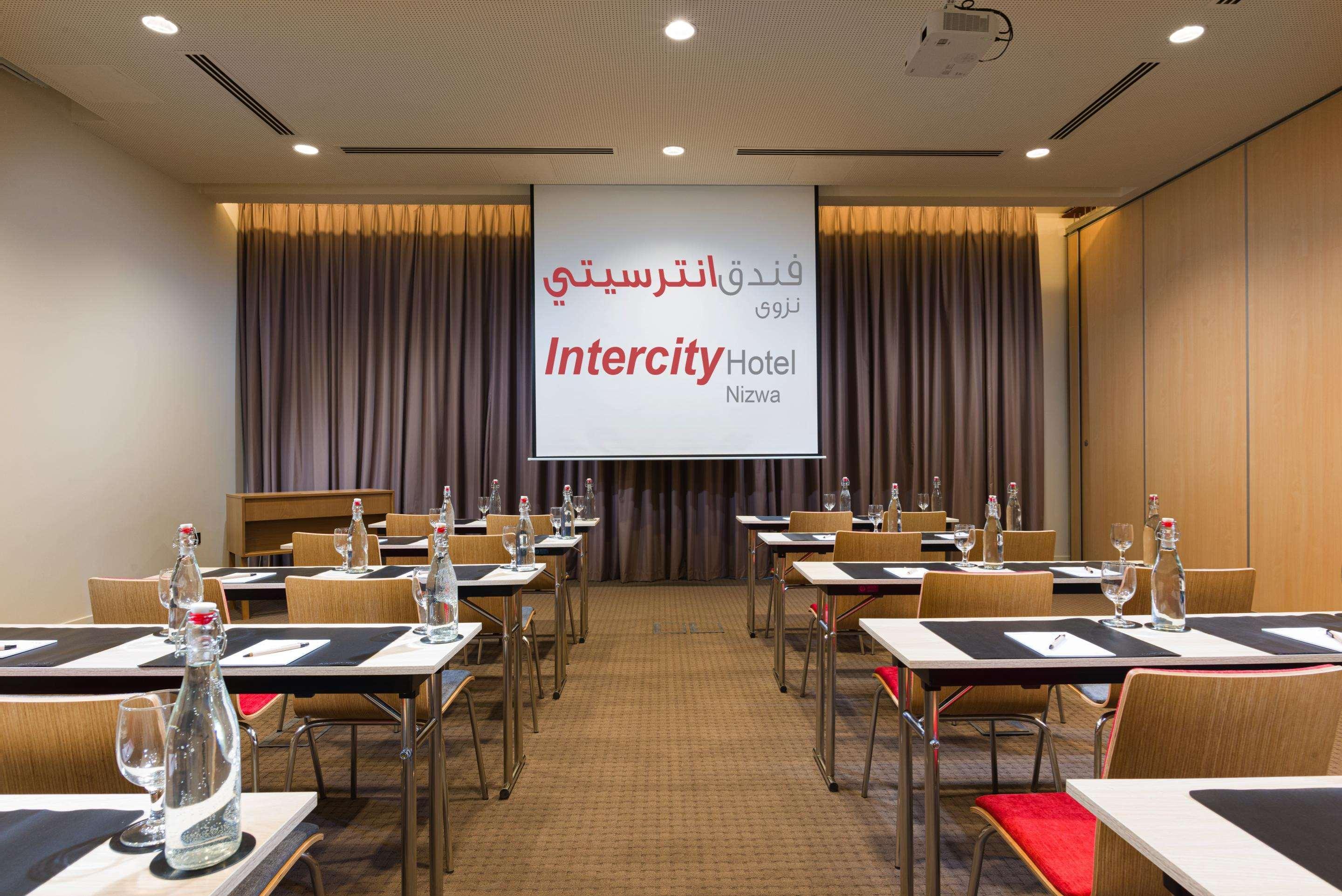 Intercityhotel Низва Екстериор снимка