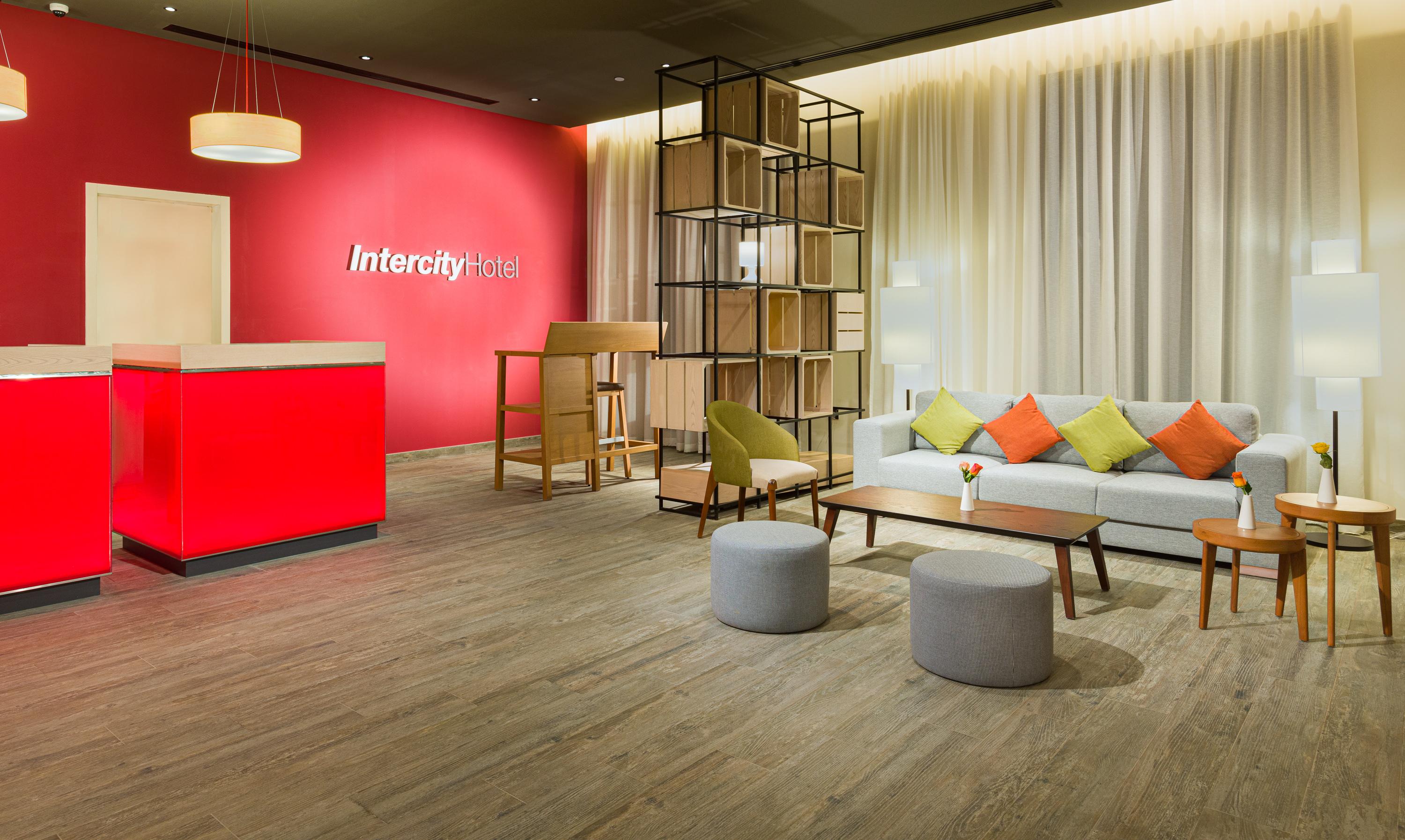 Intercityhotel Низва Екстериор снимка